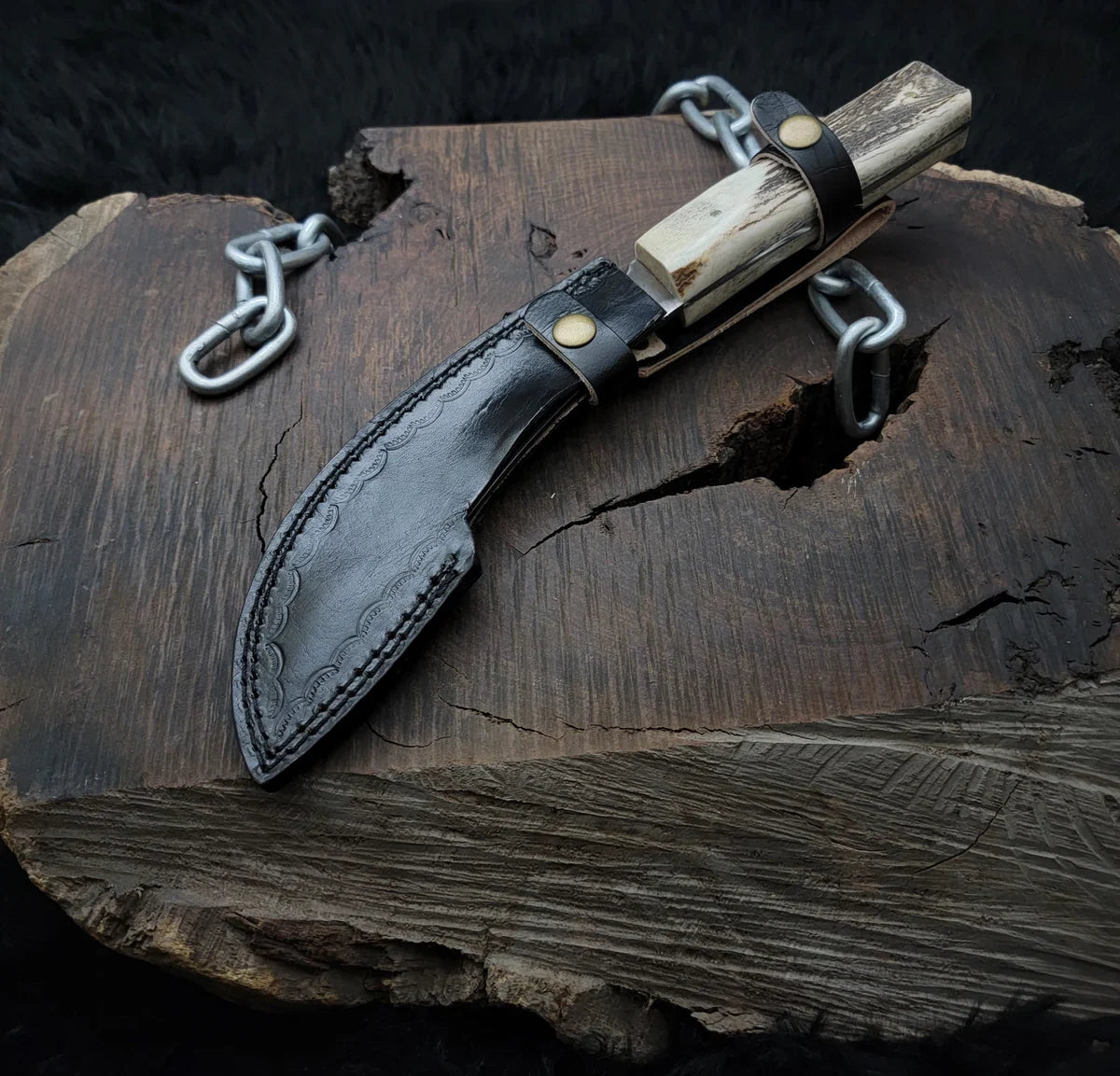 The Texas Chain Saw Massacre Movie Replica Knife with Leather Sheath - Vortex Blades