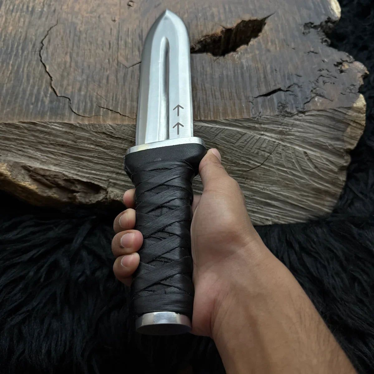 Handmade Vinland Saga Thorfinn Replica Daggers | Anime Cosplay items - Vortex Blades